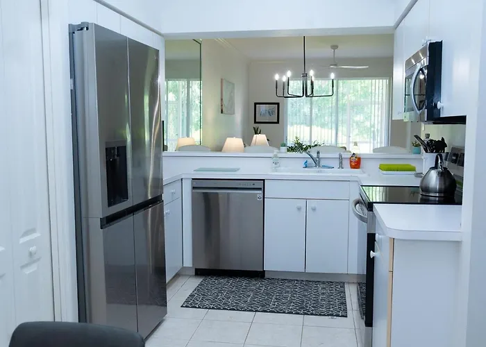 Estero Condo Near Naples, Rsw, Fgcu And The Beach